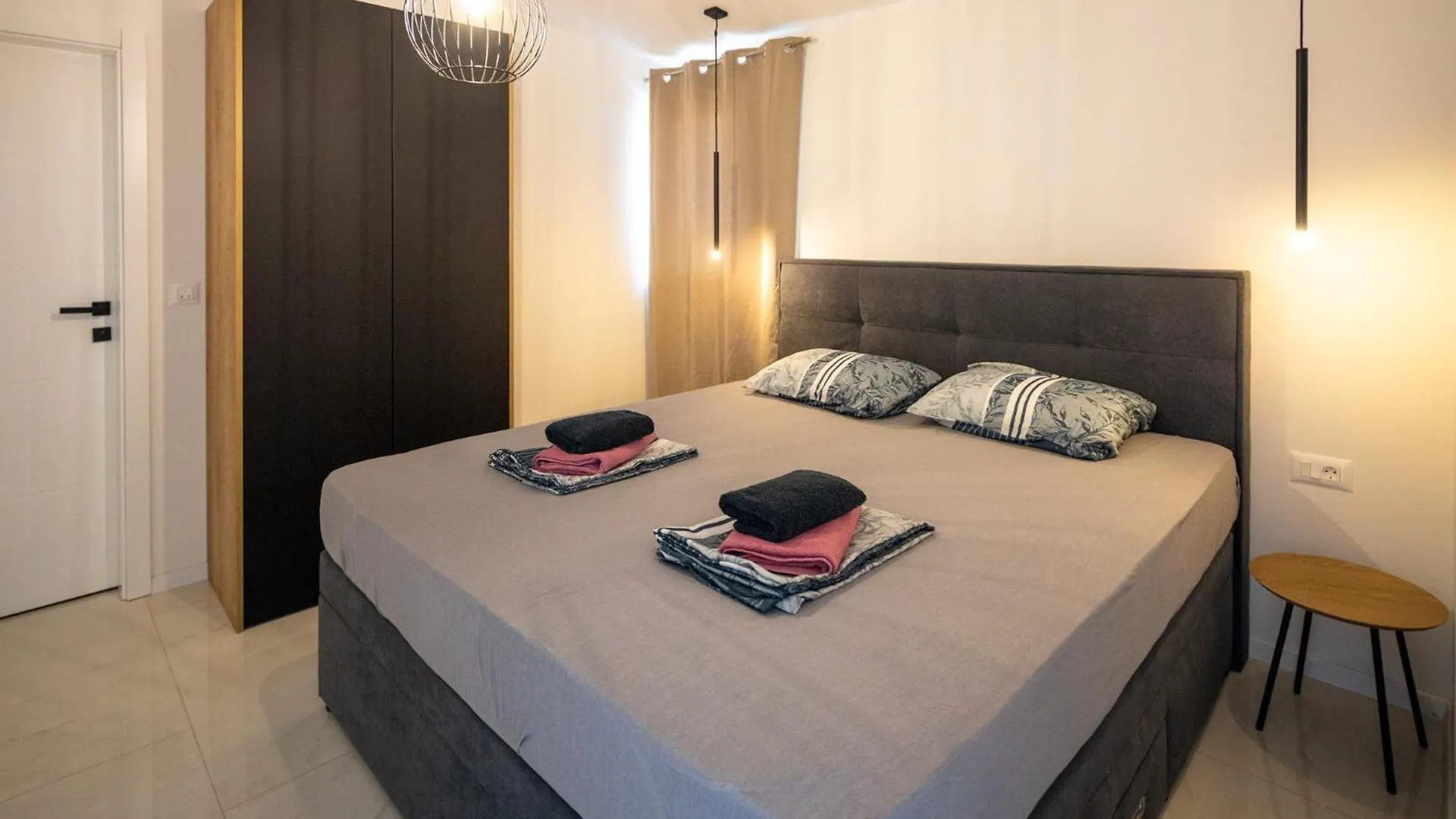 Apartmani Ante & Ivano Biograd With Pool