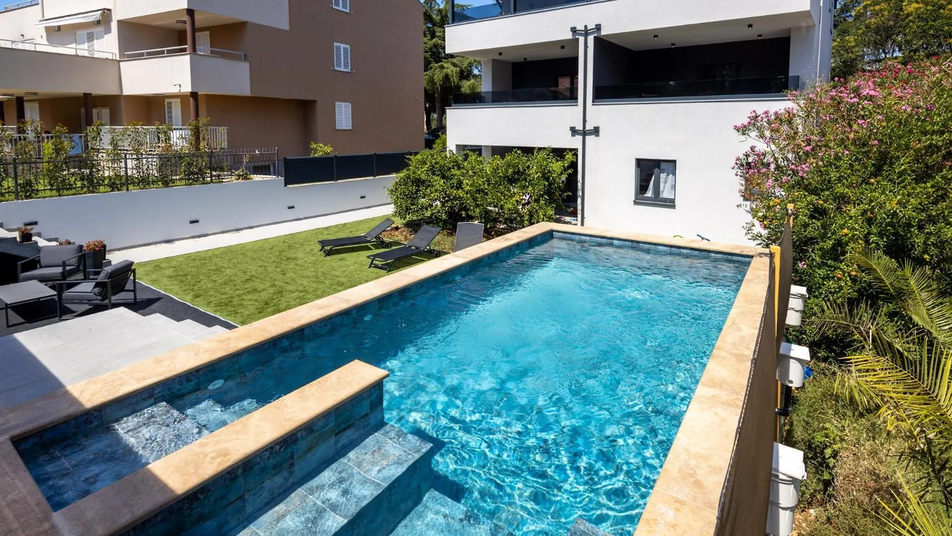 Apartmani Ante & Ivano Biograd With Pool