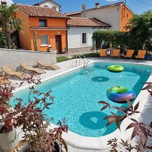 Sweet With A Terrace Apartman Roc